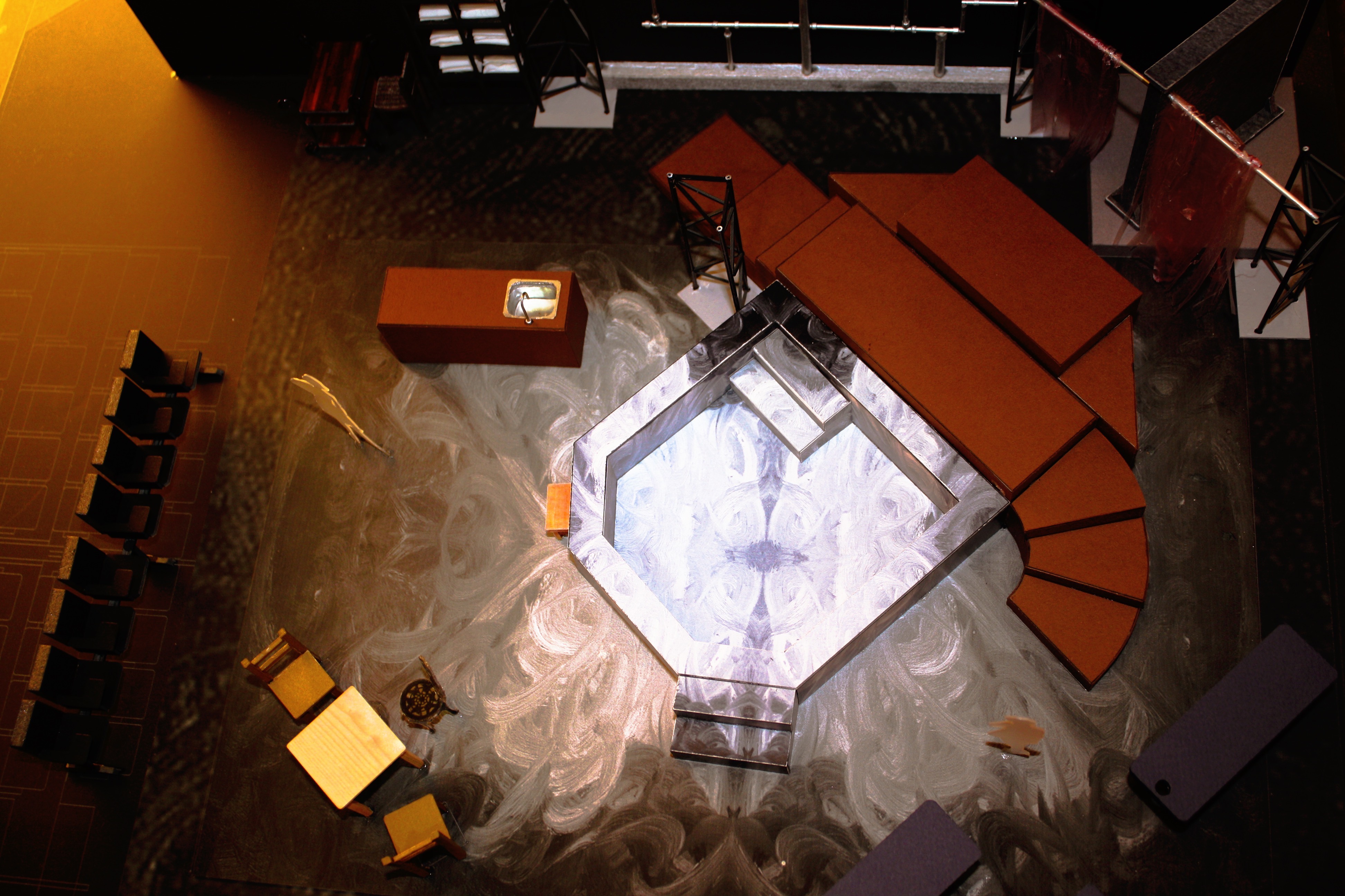 BA(Hons)in Theatre Art Degree(ClassⅡ.1)Production Design【UK】